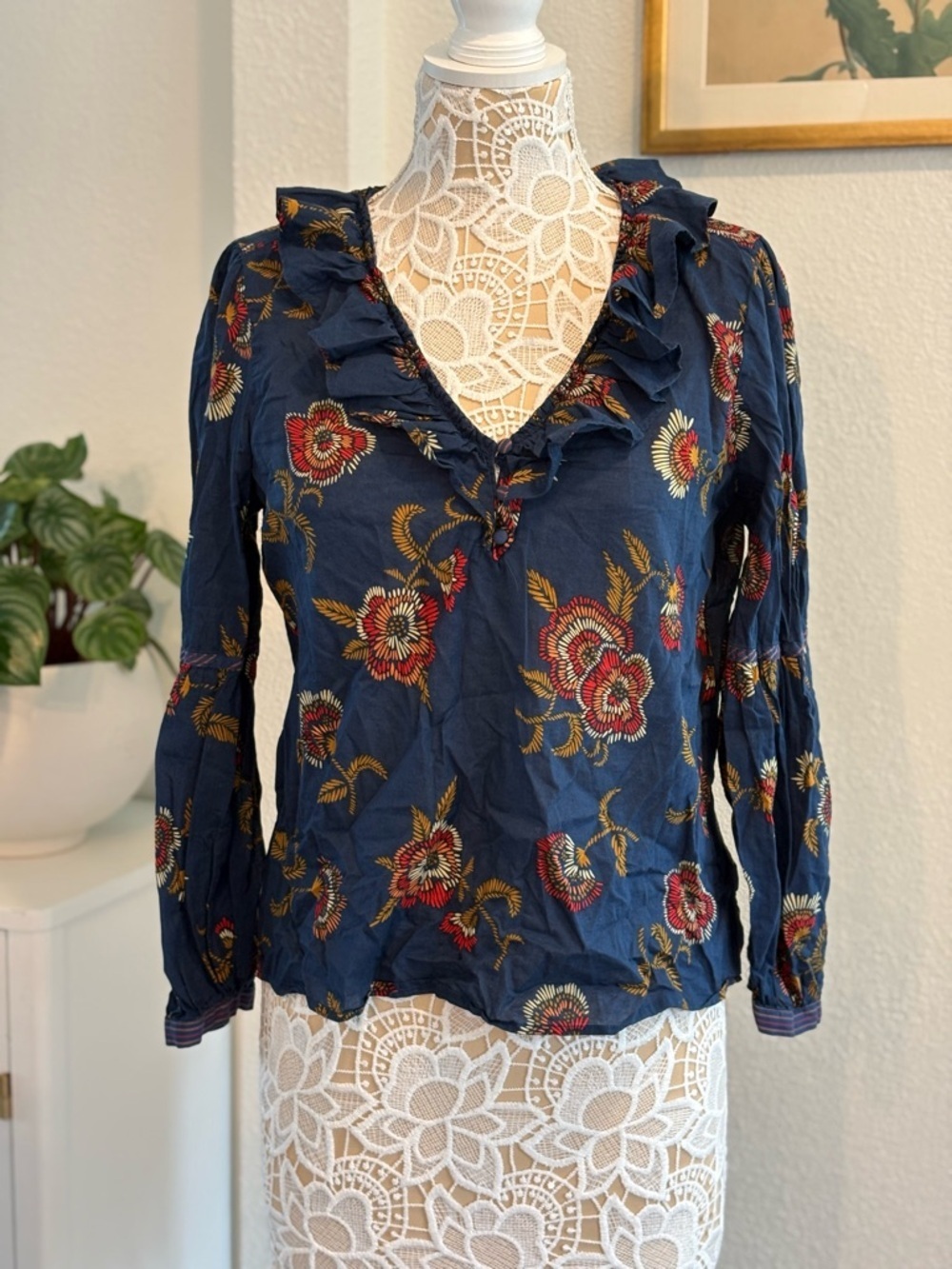Madewell Cotton Floral Ruffle V-Neck Blouse with statement sleeves- size L